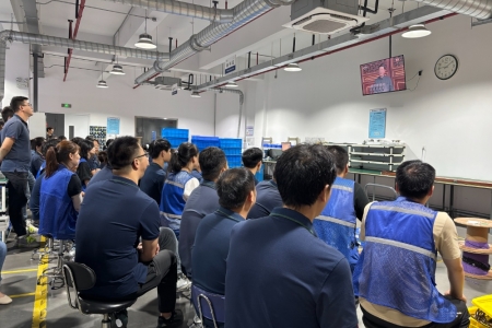 活动|观盛典，铸国魂—翼波电子集体观看93阅兵